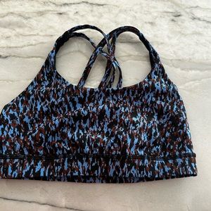 Lululemon sports bra size 6